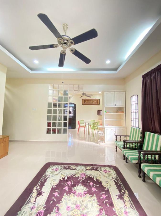 Family Homestay กัวลาตรังกานู ภายนอก รูปภาพ