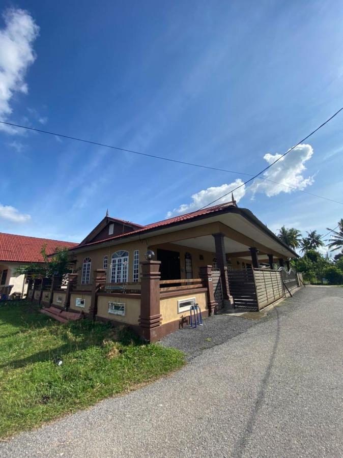 Family Homestay กัวลาตรังกานู ภายนอก รูปภาพ