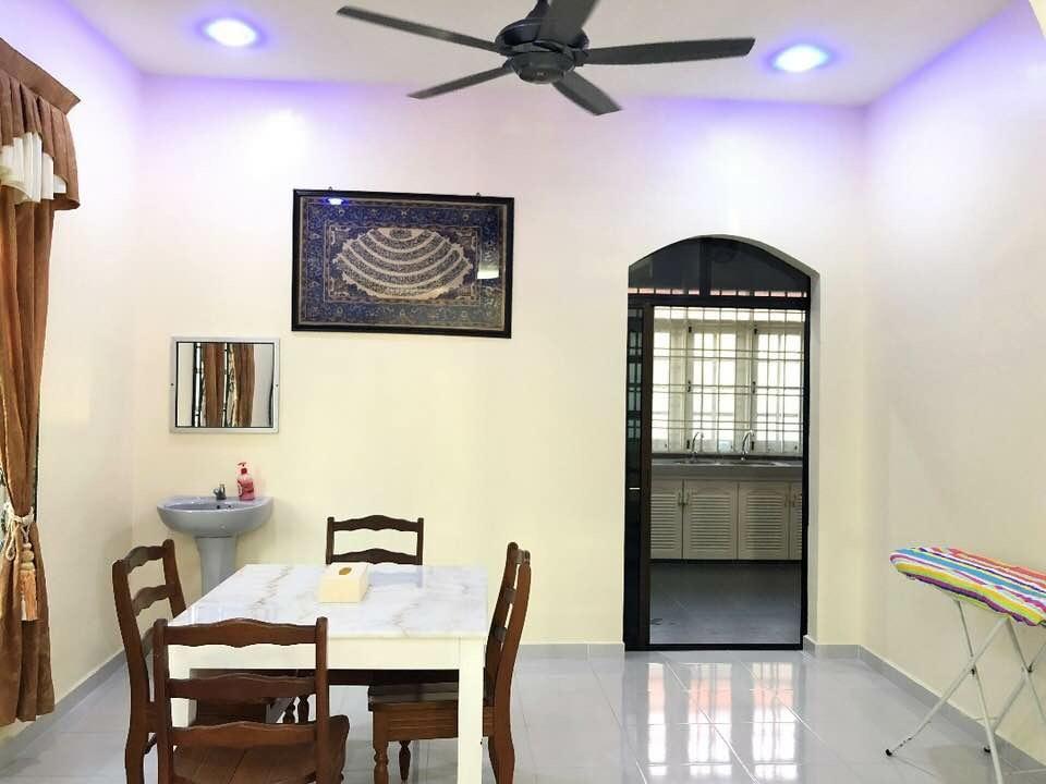 Family Homestay กัวลาตรังกานู ภายนอก รูปภาพ